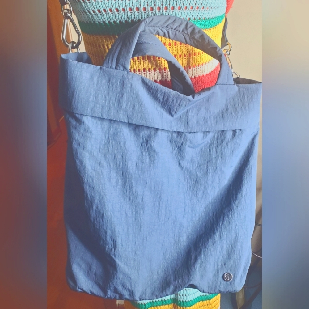 Lululemon On My Level Bag